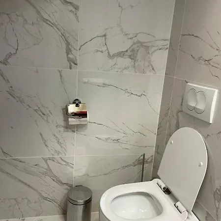 Luxury Apartment *