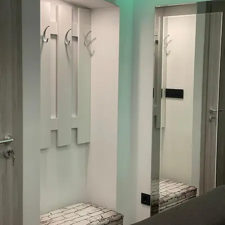 Luxury Apartment *